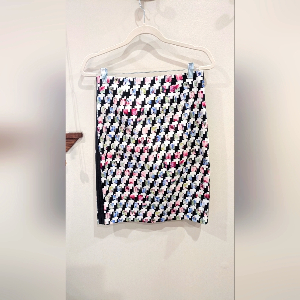 White House Black Market Pencil Skirt Size 6